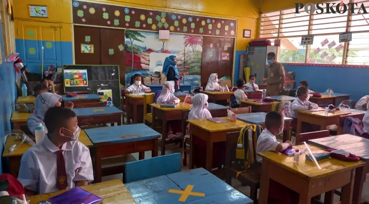 Kegiatan Pembelajatan Tatap Muka (PTM) di SDN 15 Pagi, Cengkareng Barat, Cengkareng, Jakarta Barat. (cr01)