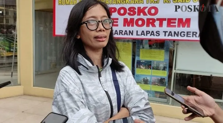 Angeline (40) keluarga salah satu korban tewas peristiwa kebakaran Lapas Kelas 1 Tangerang. (Foto/cr-05)