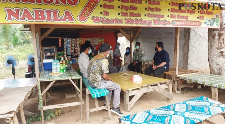 Menteri BUMN Erick Thohir, saat berkunjung ke Kampung Koja, Desa Cikuya, Kecamatan Solear, Kabupaten Tangerang, Banten. (foto: veronica)