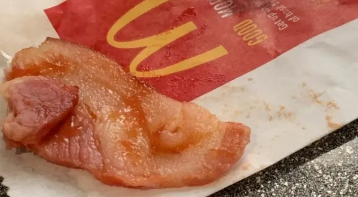 Puting babi di Temukan di dalam Burger McDonald's (Foto: SWNS)