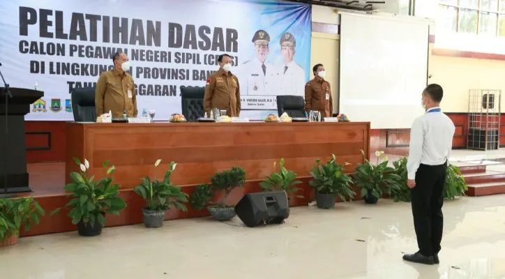 Gubernur saat membuka Pelatihan Dasar CPNS di Lingkungan Pemprov Banten Tahun Anggaran 2021 di Gedung Serba Guna BPSDM Provinsi Banten, Kabupaten Pandeglang, Senin (13/9/2021). (ist)