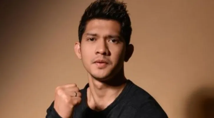 Iko Uwais mengenang masa kecilnya yang cukup keras dimana ia pernah dikeroyok saat SMA dan dipalak menggunakan pisau belati. (Foto/Instagram/@iko.uwais)