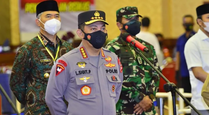 Panglima TNI Marsekal Hadi Tjahjanto bersama Kapolri Jenderal Listyo Sigit Prabowo pimpin rapat evaluasi Covid-19 di Provinsi Jambi. (ist)