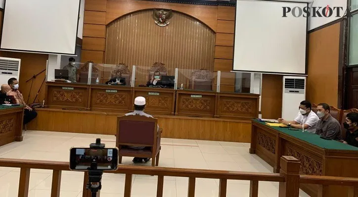 Suasana sidang Praperadilan tersangka penodaan agama Yahya Waloni di Pengadilan Negeri Jakarta Selatan. (foto: adji)