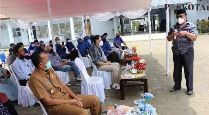 Wabub Lebak Ade Sumardi menghadiri peresmian mushola di SMA N 1 Rangkasbitung.  (foto: Yusuf)