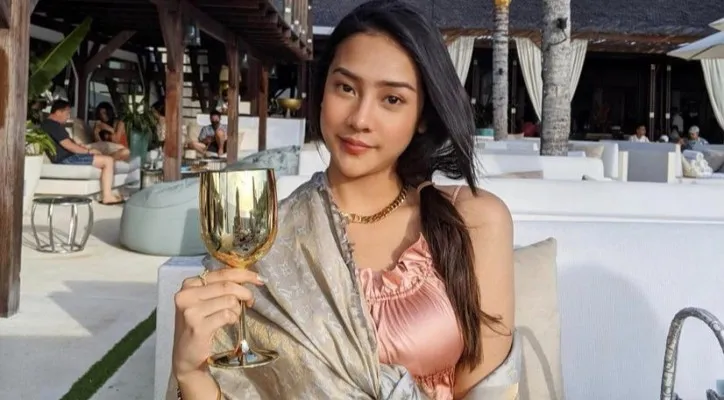 Anya Geraldine viral setelah menjawab pertanyaan Valerie Thomas tentang keperawanannya (Foto/akuninstagram@anyageraldine)