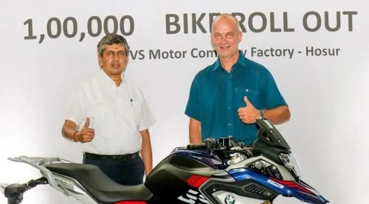 BMW Motorrad dan TVS Motor Company India merayakan 100 ribu unit produksi dari G310 series. (Foto/Moto.it)