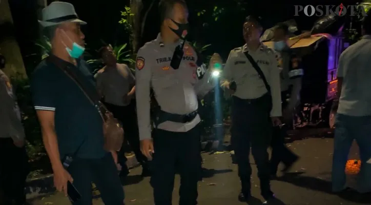 Kumpulan pemuda di Kebayoran Baru dibubarkan polisi dan telah mengamankan tiga terduga pelaku. (Foto/Adji/Poskota.co.id)