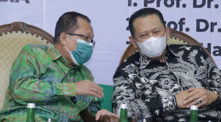 Ketua MPR Bambang Soesatyo alias Bamsoet (kanan) dan Wakil Ketua MPR Arsul Sani. (foto: ist)