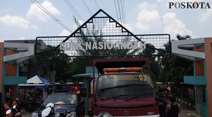 Kondisi Kali Cakung yang jebol dan Perumahan Bumi Nasio Indah, Jatiasih, Bekasi. (foto: Ihsan Fahmi)