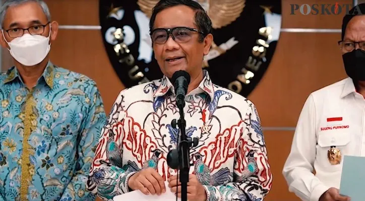 Menko Polhukam Mahfud MD saat membeberkan soal BLBI. (rizal/tangkapan layar)