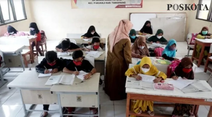 Aktivitas PTM di sekolah SDN Kiara Payung, Tangerang. (foto: iqbal)