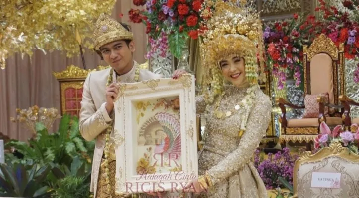 Ria Ricis dan Teuku Ryan. (foto: instagram/@officialmnctv)