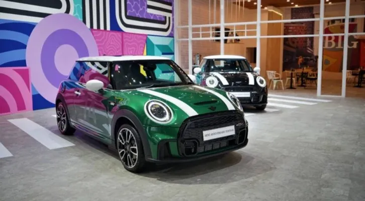 MINI Indonesia menghadirkan Anniversary Edition sekaligus merayakan 10 tahun kehadiran MINI di Indonesia. foto: (mini)