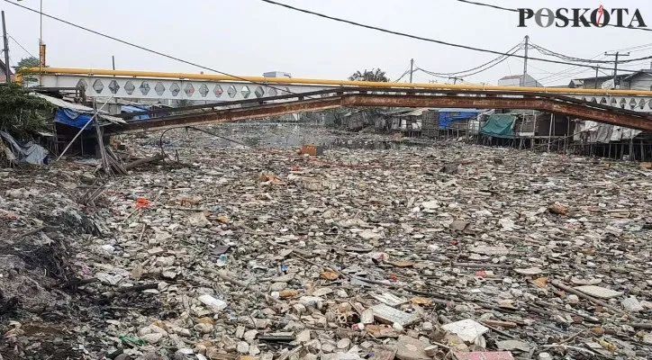 Kali Prancis, Kecamatan Kosambi, Kabupaten Tangerang, Banten. (foto: muhammad iqbal)