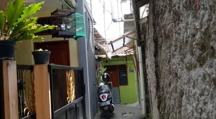 Lokasi rumah pelaku yang cabuli belasan bocah di Lenteng Agung. (foto: adji)