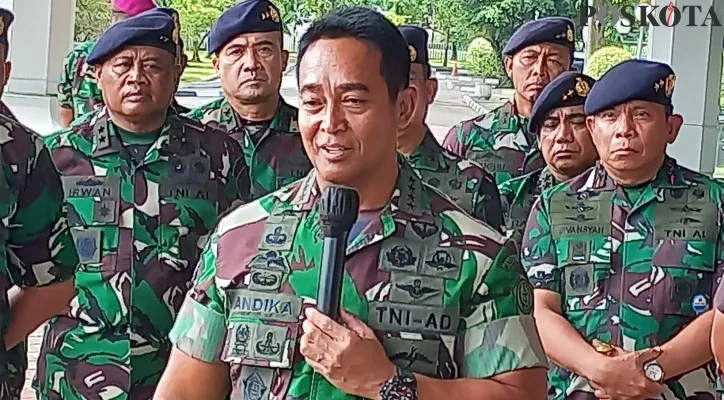 Panglima TNI Jenderal TNI  Andika Perkasa saat berkunjung ke Mabesal. (Foto/Poskota.co.id/Rizal)