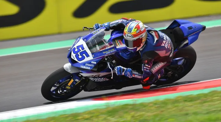 Galang Hendra tambah poin di Home Race World Supersport Mandalika. (foto: ten kate yamaha)