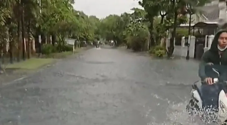 Banjir di kawasan Joglo Kembangan Jakarta Barat. (ist)