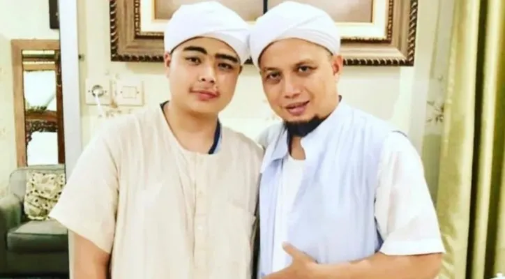 Ameer Azzikra dan Ustaz Arifin Ilham (Foto: Instagram/@ameer_azzikra)