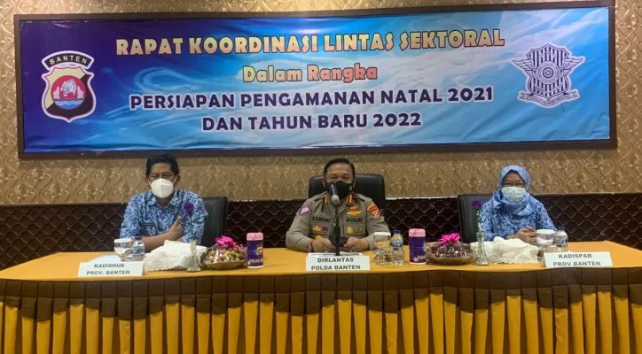 Dirlantas Polda Banten Kombes Pol Rudy Purnomo saat rakor lintas sektoral pengamanan kegiatan natal dan tahun baru di mapolda banten. (Foto/Ist)