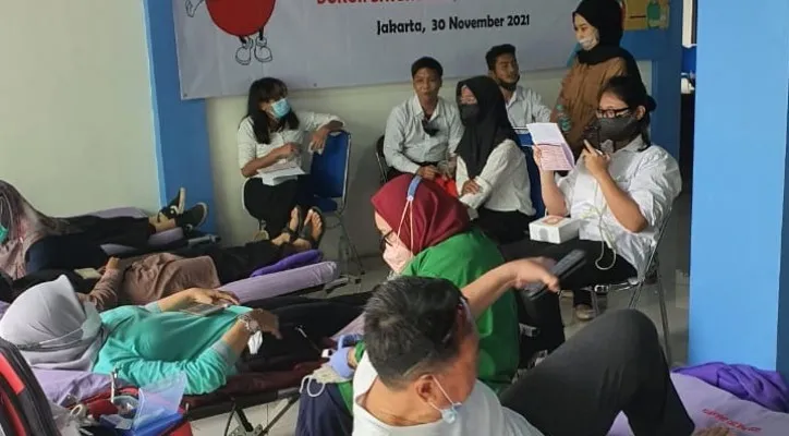 Aksi donor darah yang digelar Dinas Tenaga Kerja Transmigrasi dan Energi DKI Jakarta. (ist)