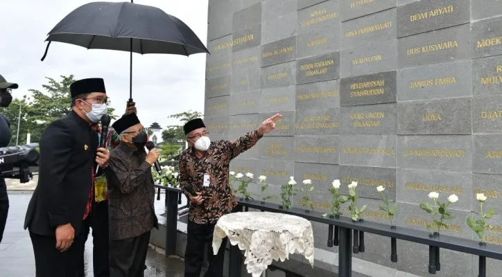 Wapres KH Ma'ruf Amin saat  meresmikan Monumen Pahlawan Covid-19 Jawa Barat. (Foto/Setwapres)