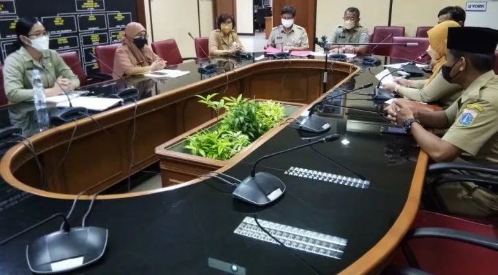 Walikota Dhanny Sukma saat mensosialisasikan PP 94 Tahun 2021 kepada ASN di lingkungan Pemkot Jakpus. (Ist)