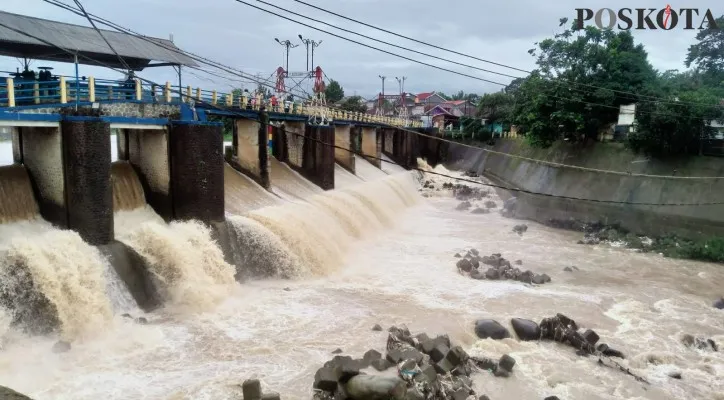 Bendung Katulampa, Bogor. (Sumber: poskota/billy adhiyaksa)