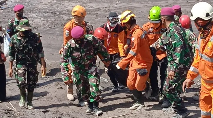 Korban letusan Gunung Semeru menjadi 34 orang tewas, 27 hilang dan 56 luka. (Foto/dispenlantamal v)