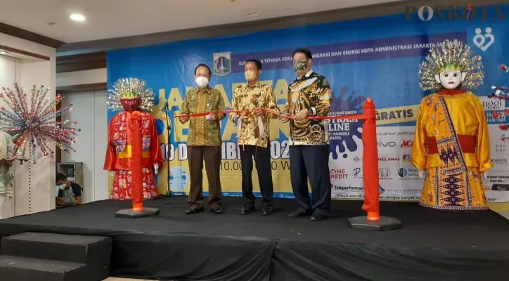 Wakil Wali Kota Jaksel, Isnawa Adji dan Kadis Nakertrans dan Energi DKI Jakarta, Andriansyah membuka Job Fair di Plaza Semanggi, Jaksel. (foto: poskota/novriadji wibowo)