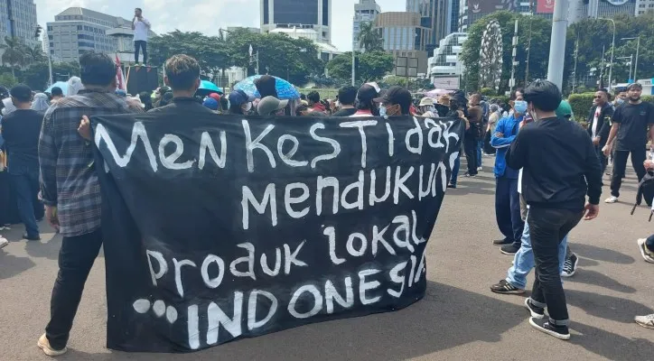 Karyawan produsen Alkes demo tuding Menkes tidak mendukung Alkes lokal. (ist)