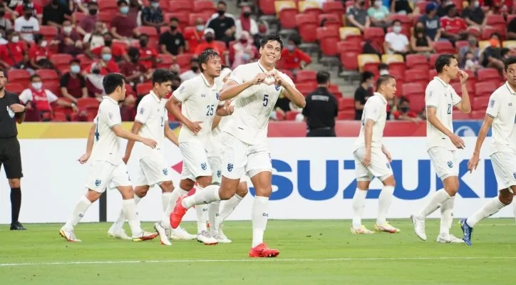 Thailand menang 2-0 atas Singapura di Piala AFF 2020. (aff suzuki cup)