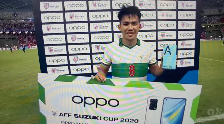 Witan Sulaeman jadi Man of the Match pada pertandingan leg pertama semi final Piala AFF 2020, laga Indonesia vs Singapura. (Foto/Tangkapan Layar/Vidio.com)