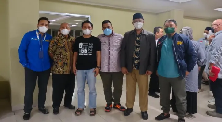 Dirjen Penyelenggara Haji dan Umrah Kementerian Agama Prof Hilman Latif saat tinjau pelaksanaan karantina di Asrama Haji Pondok Gede. (dok.AMPHURI)