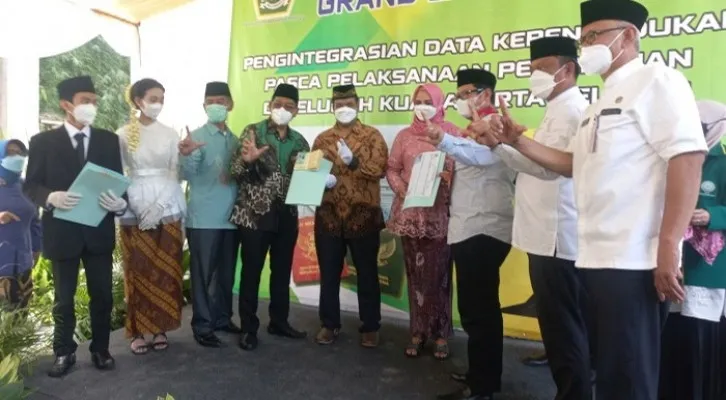 Nikah di Jakarta Selatan sekarang langsung dapat e-KTP dan KK.