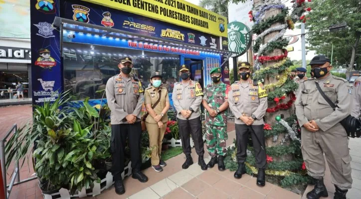 Kapolda Jawa Timur Irjen Nico Afinta bersama pejabat utama dan Kapolrestabes Surabaya Kombes Akhmad Yusep Gunawan. (ist)