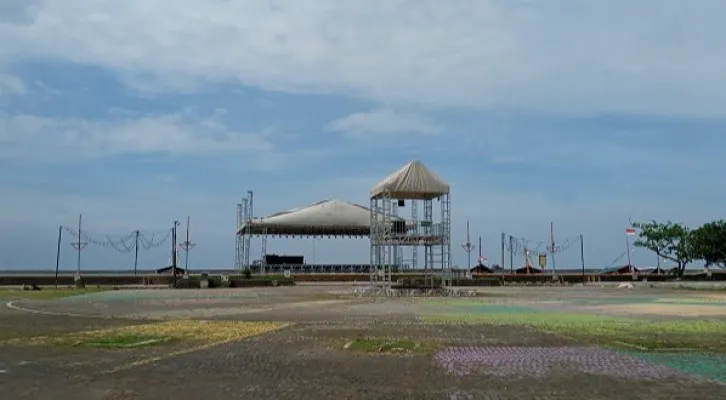 Kawasan  Ancol benar-benar sepi pengunjung, kondisinya bak kota mati, melompong.