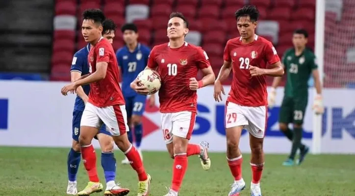 Timnas Indonesia di final leg kedua Piala AFF Suzuki 2020 melawan Thailand. (foto: changsuek)