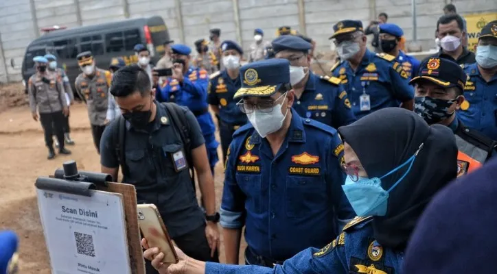 Menhub Budi Karya Sumadi saat meninjau Pelabuhan Kaliadem, Muara Angke. (foto: ist)