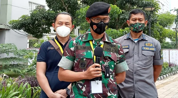 Koordinator Rumah Sakit Darurat Covid-19 (RSDC) Wisma Atlet Kemayoran, Kolonel Mintoro Sumego saat diwawancarai awak media di RSDC Wisma Atlet Kemayoran, Jakarta Pusat, Rabu (12/1/2022). (ist)