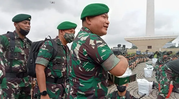 KSAD Jenderal TNI Dudung Abdurachman saat selesai memberikan khotbah di depan prajurit TNI AD dalam apel pasukan di lapangan Monas, Selasa (25/1/2022). (Ist)