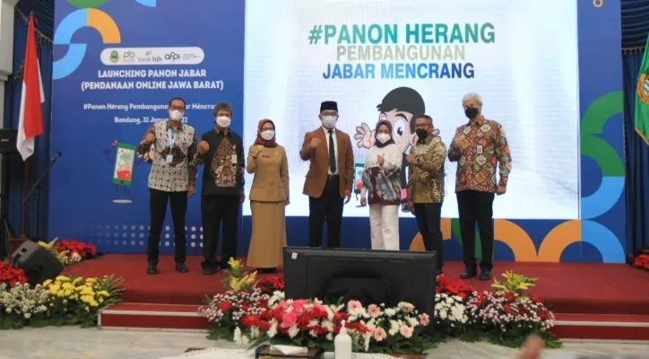 Disaksikan Gubernur Jawa Barat, Ridwan Kamil, bank bjb bersama PT. Investree Radhika Jaya menyepakati perjanjian kerja sama Penyaluran Kredit UMKM Channeling dengan total penyaluran pada tahap awal senilai Rp50 miliar. (ist)