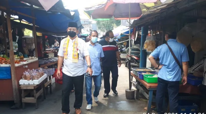 Camat Tamansari, Agus Sulaiman akan menata para pedagang di Jalan Mangga Besar Raya, sehingga tidak nampak kumuh. (Ist)