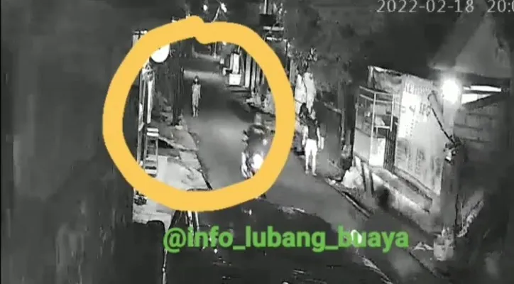 Beredar Video Rekaman CCTV Seorang Remaja Putri di Cipayung Jadi Korban Pencurian HP. (tangkapan layar)