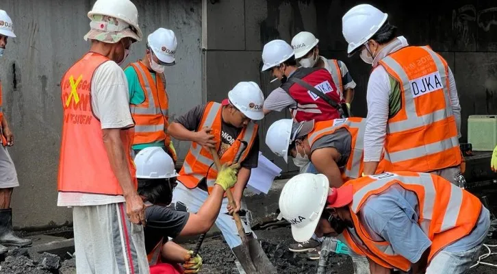 Balai Teknik Perkeretaapian Kelas I Wilayah Jawa Bagian Tengah (BTP Jabagteng) tengah melakukan perbaikan drainase Underpass Makamhaji di Kabupaten Sukoharjo. (Ist)