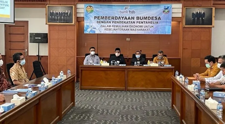 Acara sosialisasi dan pelatihan Agen Laku Pandai bjb BiSA kepada 41 BUMDes yang merupakan pilot project dari total 415 BUMDes. (ist)