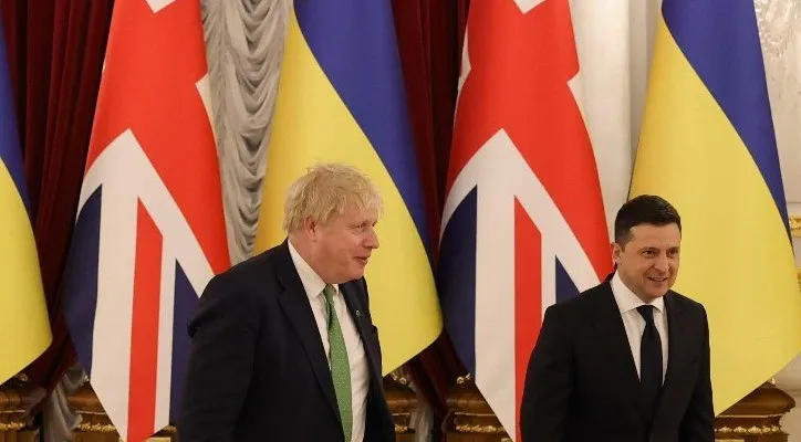 PM Inggris Boris Johnson dan Presiden Ukraina Volodymyr Zelensky (Foto: Twitter/Borisjohnson)