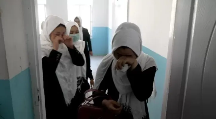 Taliban menutup sekolah untuk perempuan (Foto: Twitter/@ApostateProphet)