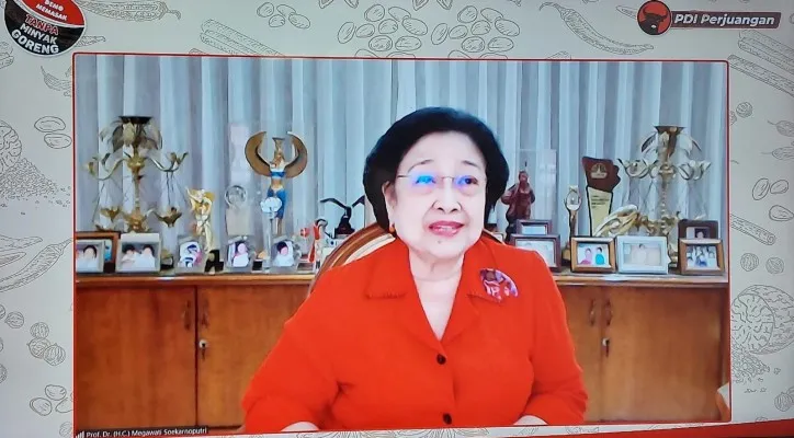 Ketua Umum PDIP Megawati Soekarnoputri saat memberi Keynote Speech di acara Demo Memasak Tanpa Minyak Goreng. (foto: ist)